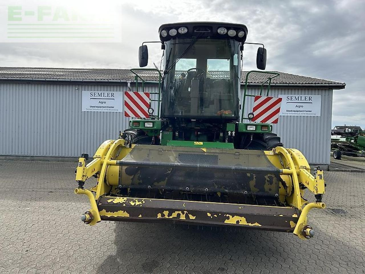 John Deere 7500 - Önjáró szecskázógép: 2 kép. John Deere 7500 - Önjáró szecskázógép: 2 kép.
