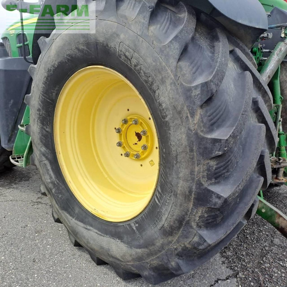 Traktor John Deere 7530 premium: 6 kép. Traktor John Deere 7530 premium: 6 kép.