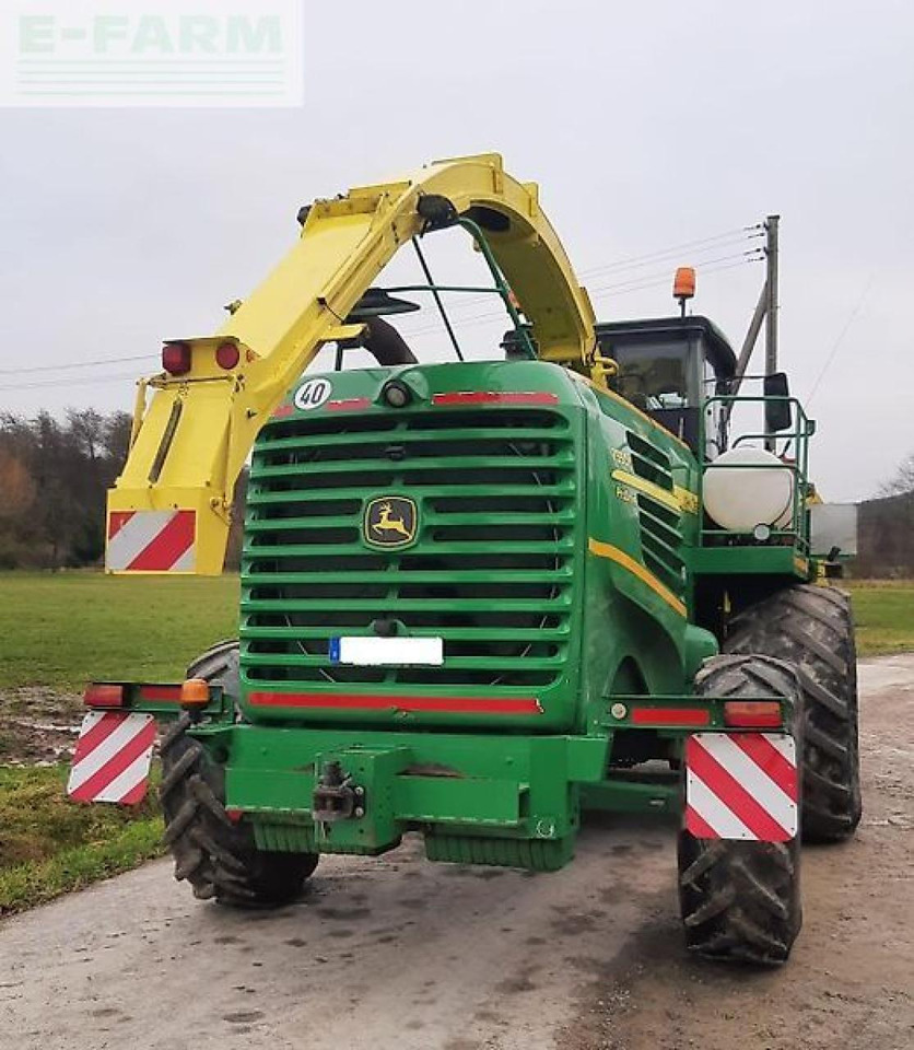John Deere 7550i pro - Önjáró szecskázógép: 3 kép. John Deere 7550i pro - Önjáró szecskázógép: 3 kép.