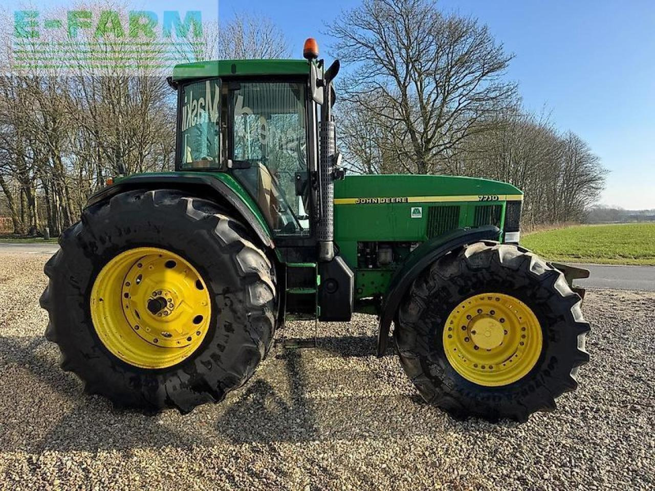 John Deere 7710 - Traktor: 4 kép. John Deere 7710 - Traktor: 4 kép.