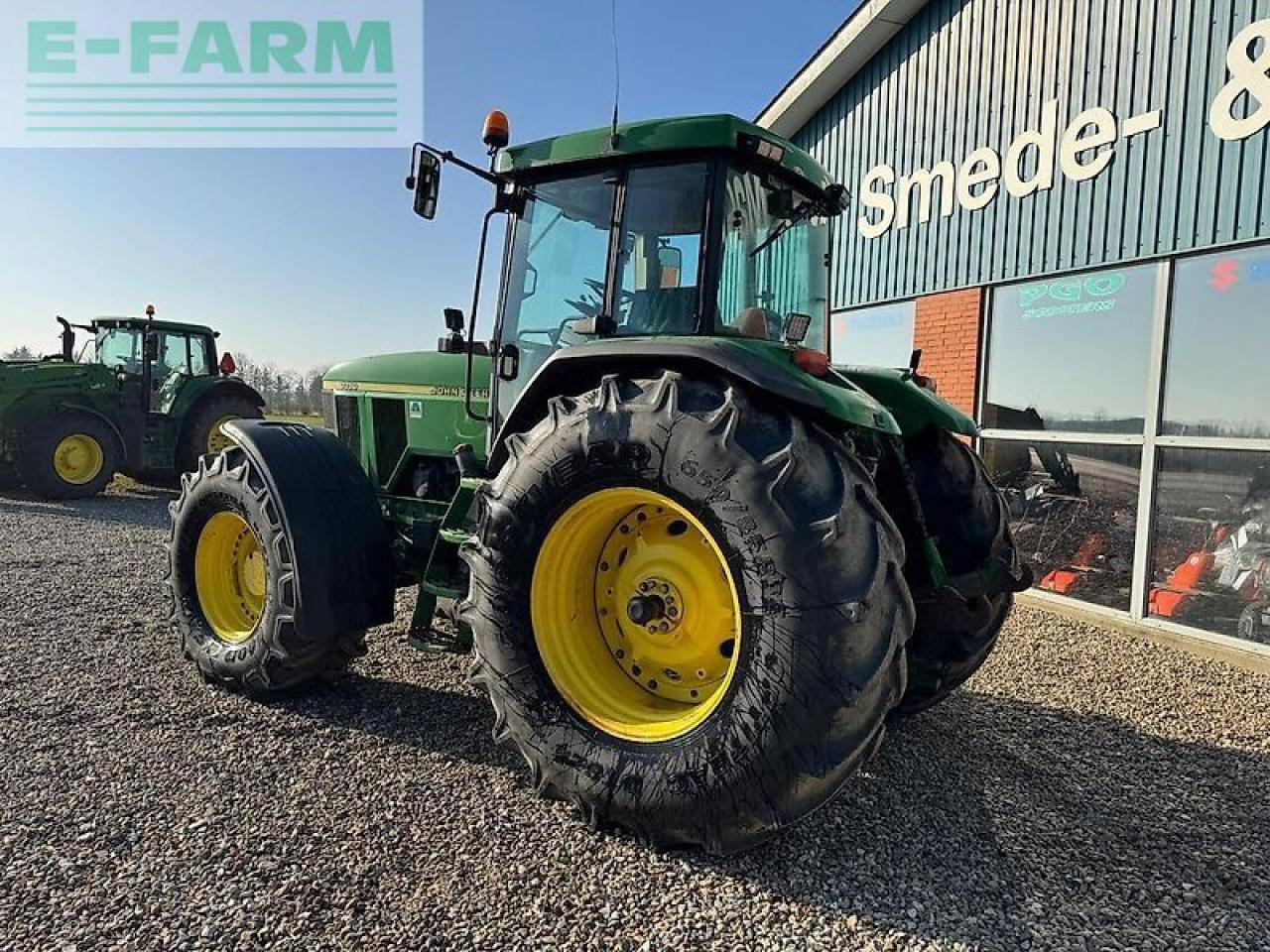 John Deere 7710 - Traktor: 3 kép. John Deere 7710 - Traktor: 3 kép.