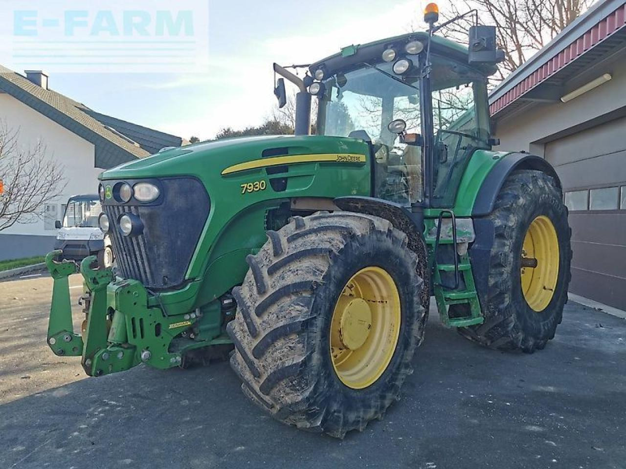 John Deere 7930 - Traktor: 2 kép. John Deere 7930 - Traktor: 2 kép.