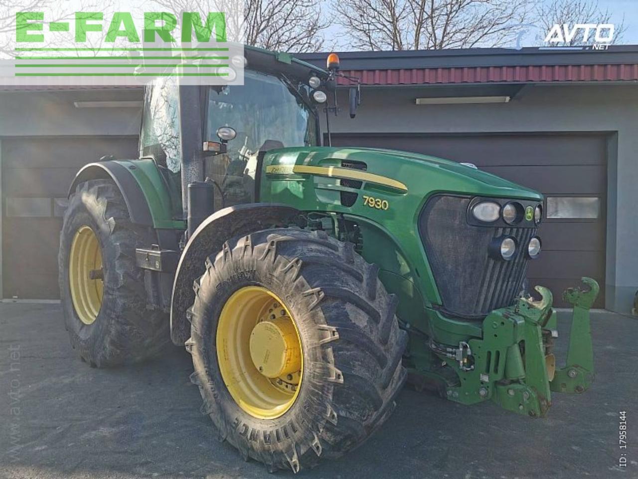 John Deere 7930 - Traktor: 2 kép. John Deere 7930 - Traktor: 2 kép.