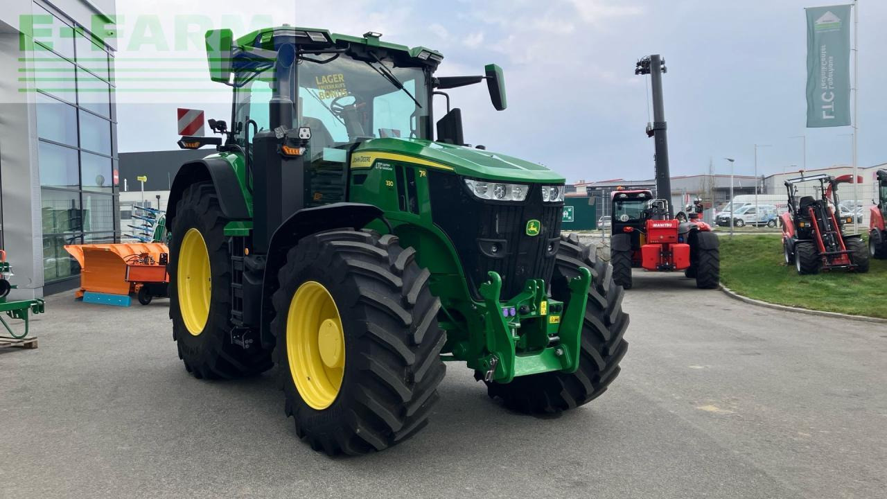 John Deere 7R 330 - Traktor: 4 kép. John Deere 7R 330 - Traktor: 4 kép.