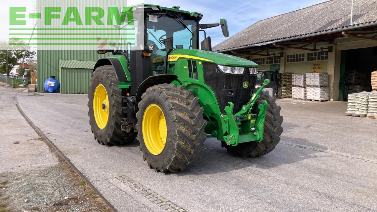 John Deere 7R330 - Traktor: 4 kép. John Deere 7R330 - Traktor: 4 kép.