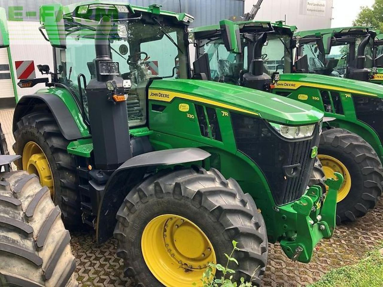 John Deere 7r 330 - Traktor: 1 kép. John Deere 7r 330 - Traktor: 1 kép.