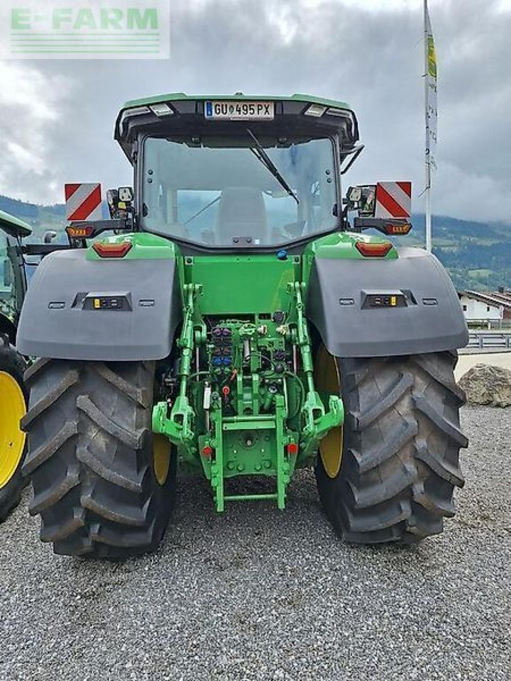 Traktor John Deere 7r 330: 8 kép.