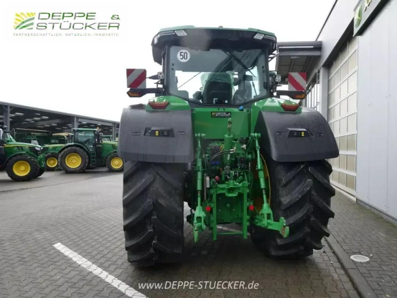 John Deere 7r 330 - Traktor: 4 kép. John Deere 7r 330 - Traktor: 4 kép.