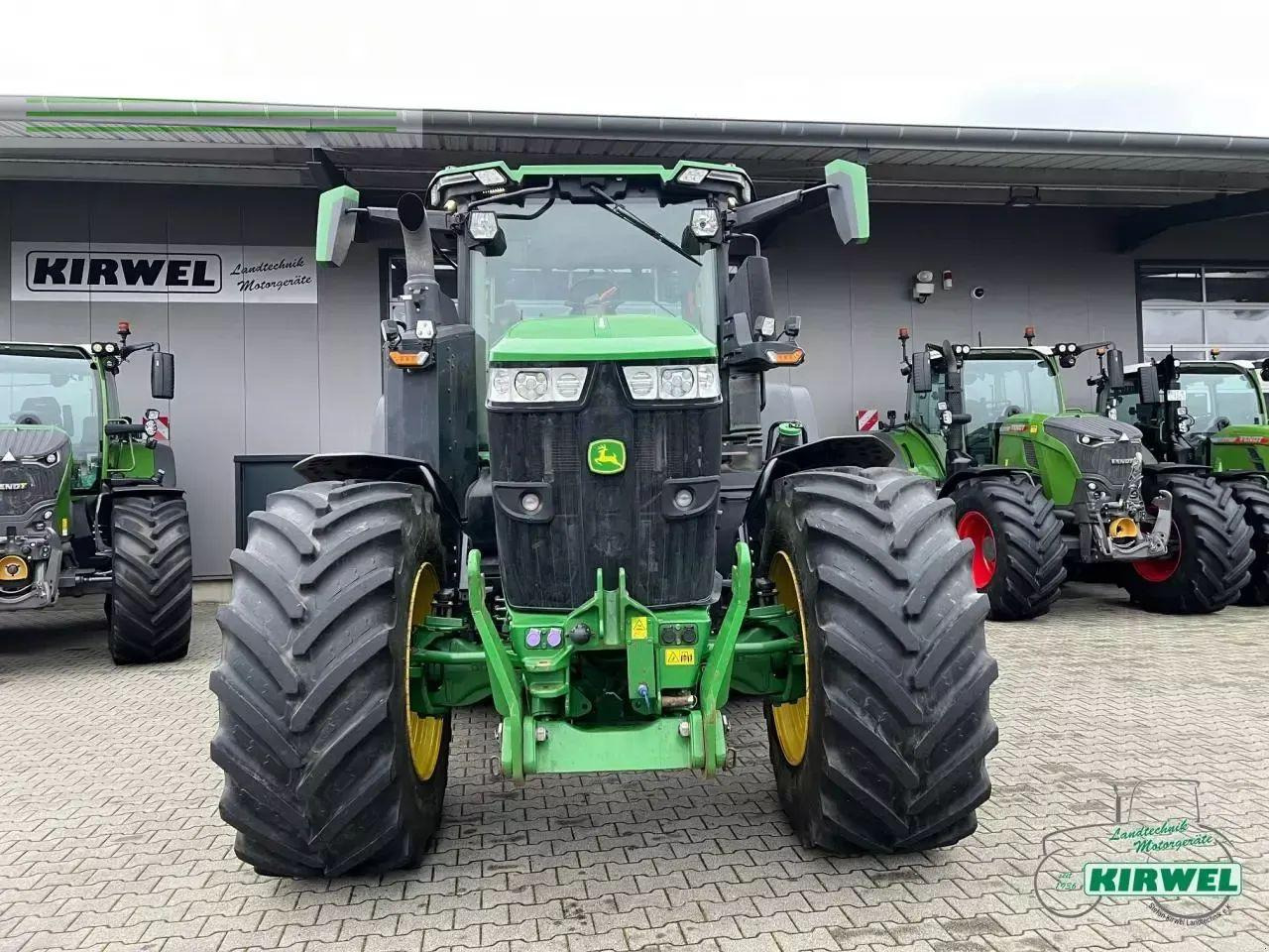 John Deere 7r 330 - Traktor: 5 kép. John Deere 7r 330 - Traktor: 5 kép.