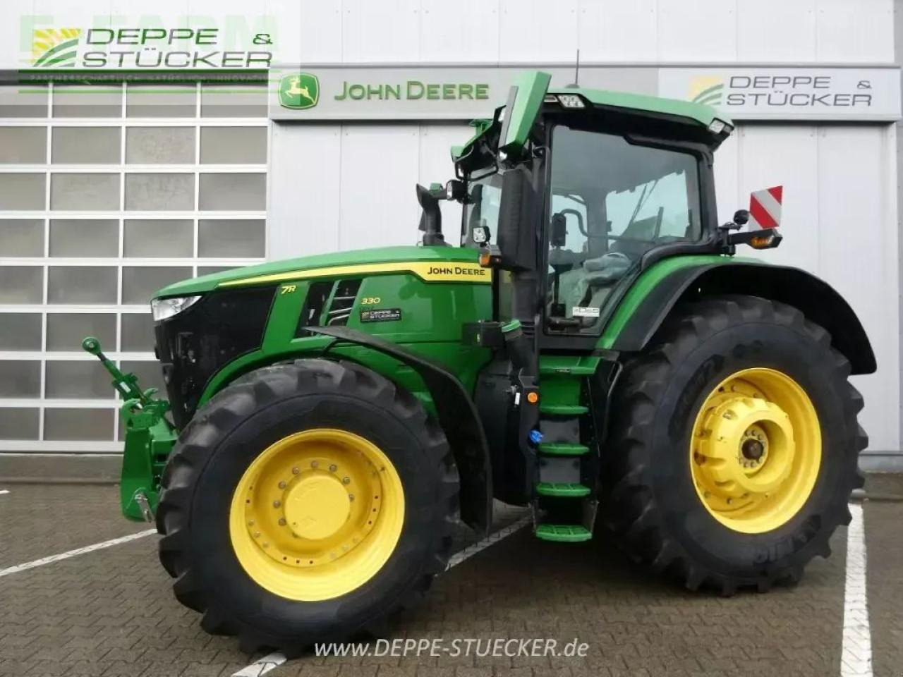 John Deere 7r 330 - Traktor: 2 kép. John Deere 7r 330 - Traktor: 2 kép.