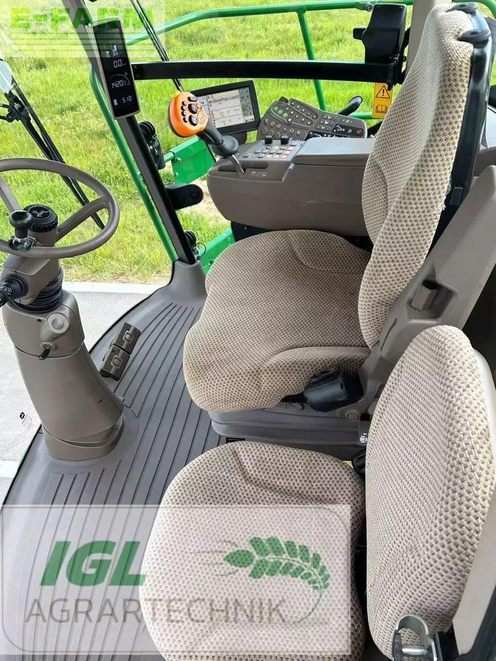 Önjáró szecskázógép John Deere 8200 i: 19 kép.