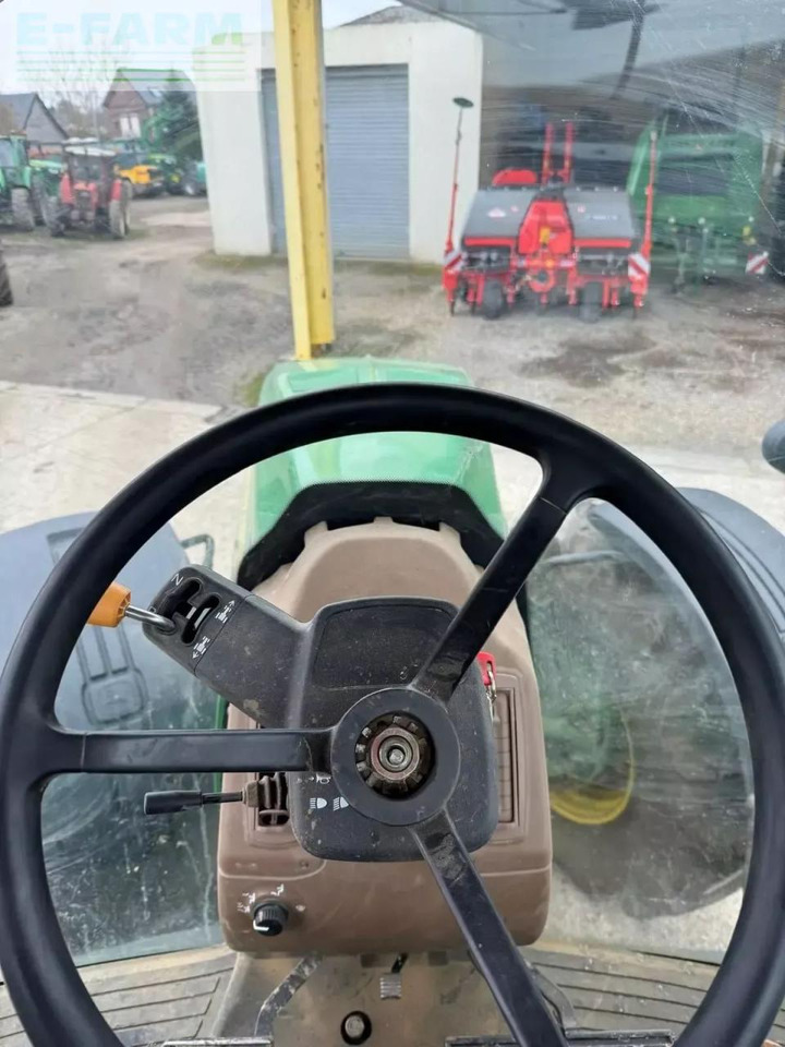 Traktor John Deere 8230: 7 kép.
