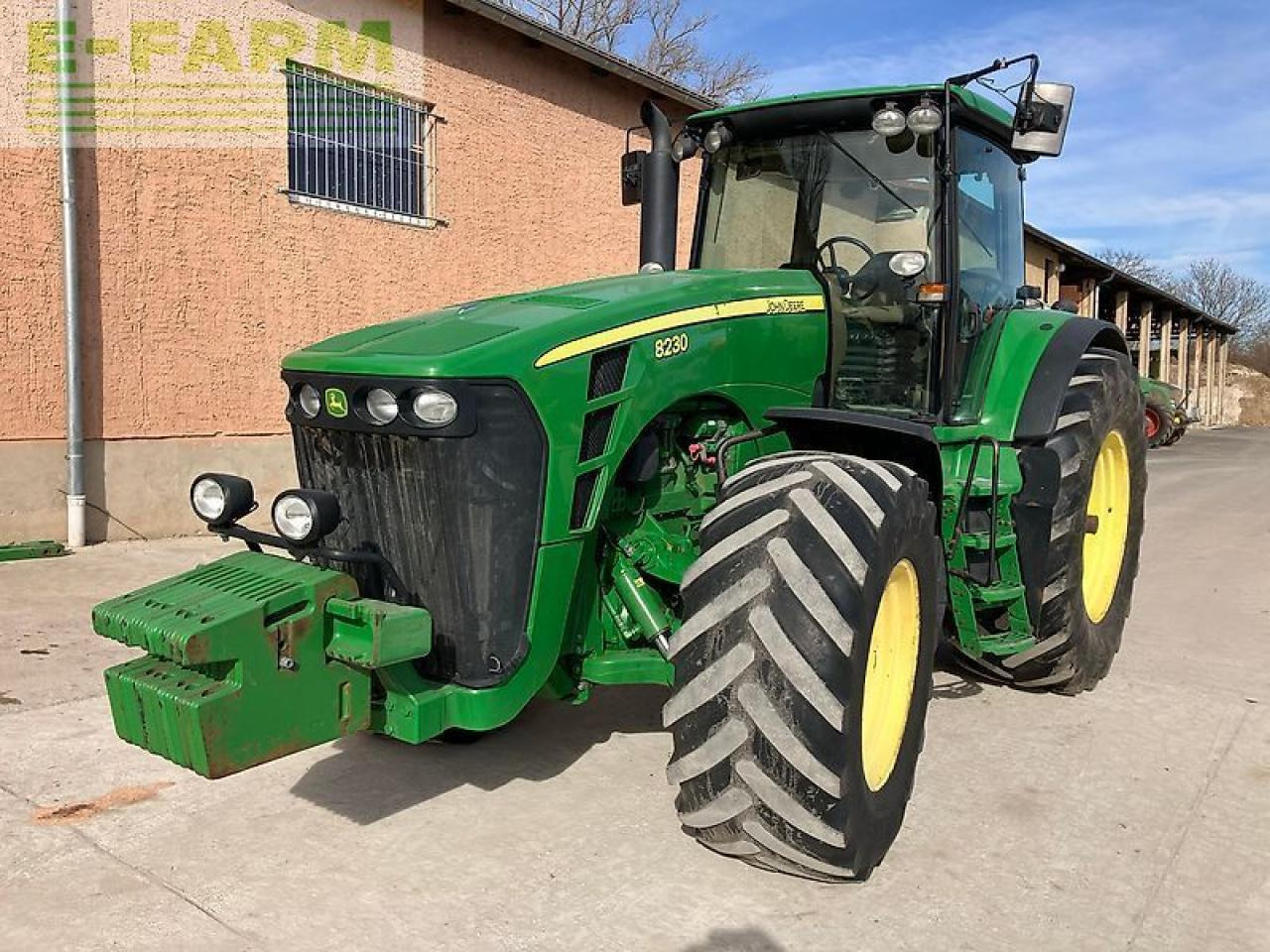 John Deere 8230 ils, powr shift - Traktor: 3 kép. John Deere 8230 ils, powr shift - Traktor: 3 kép.