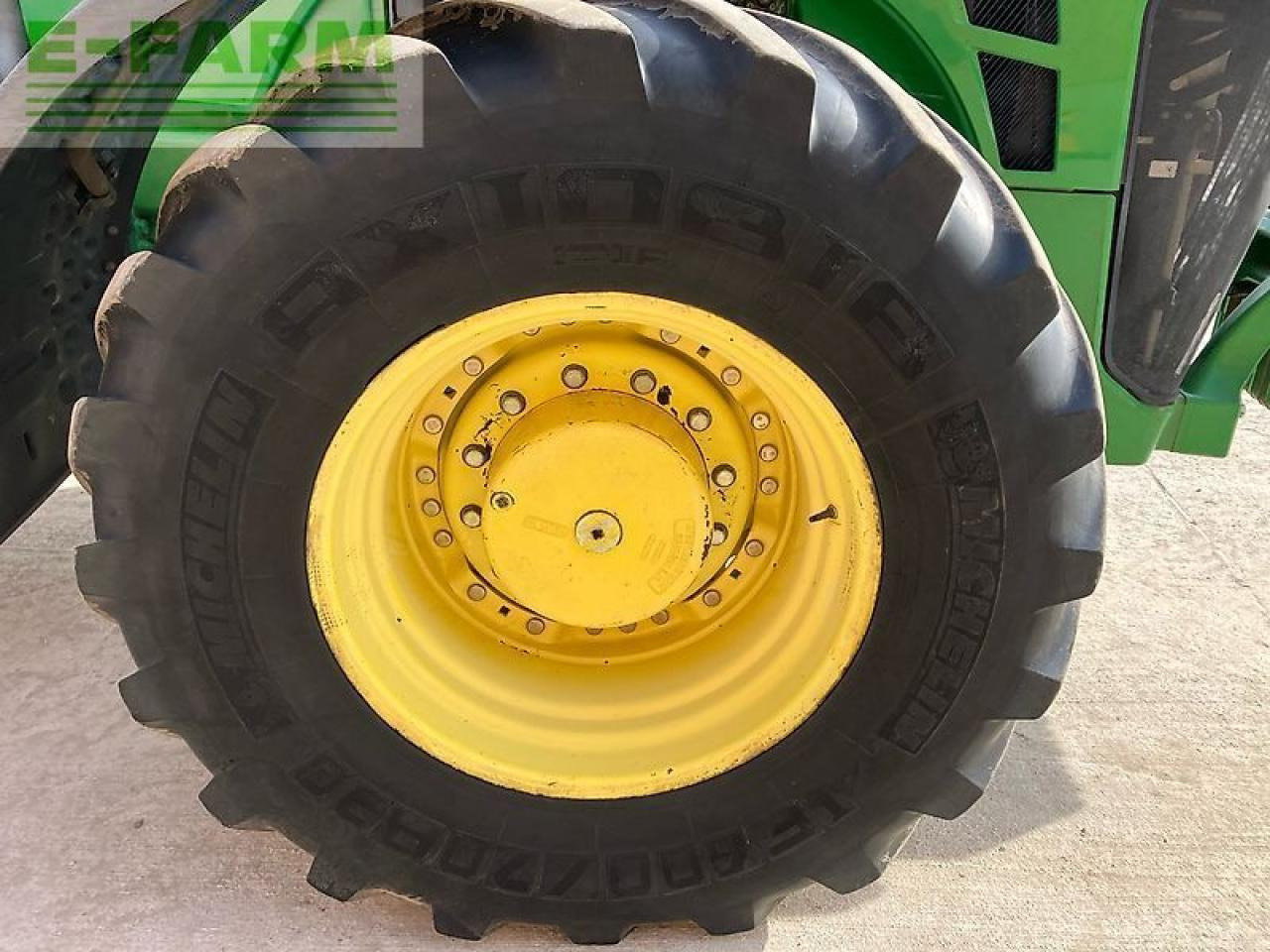 Traktor John Deere 8230 ils, powr shift: 27 kép.
