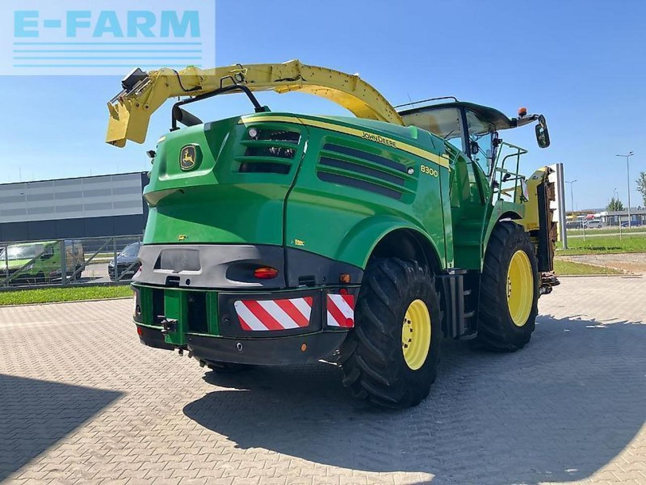 John Deere 8300 - Önjáró szecskázógép: 3 kép. John Deere 8300 - Önjáró szecskázógép: 3 kép.