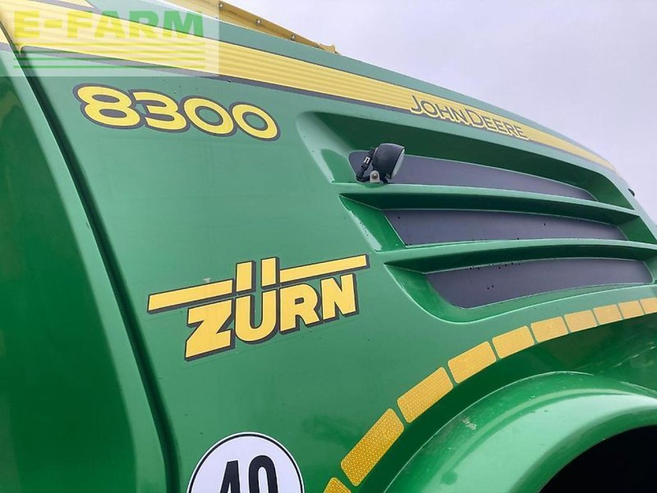 John Deere 8300 - Önjáró szecskázógép: 3 kép. John Deere 8300 - Önjáró szecskázógép: 3 kép.