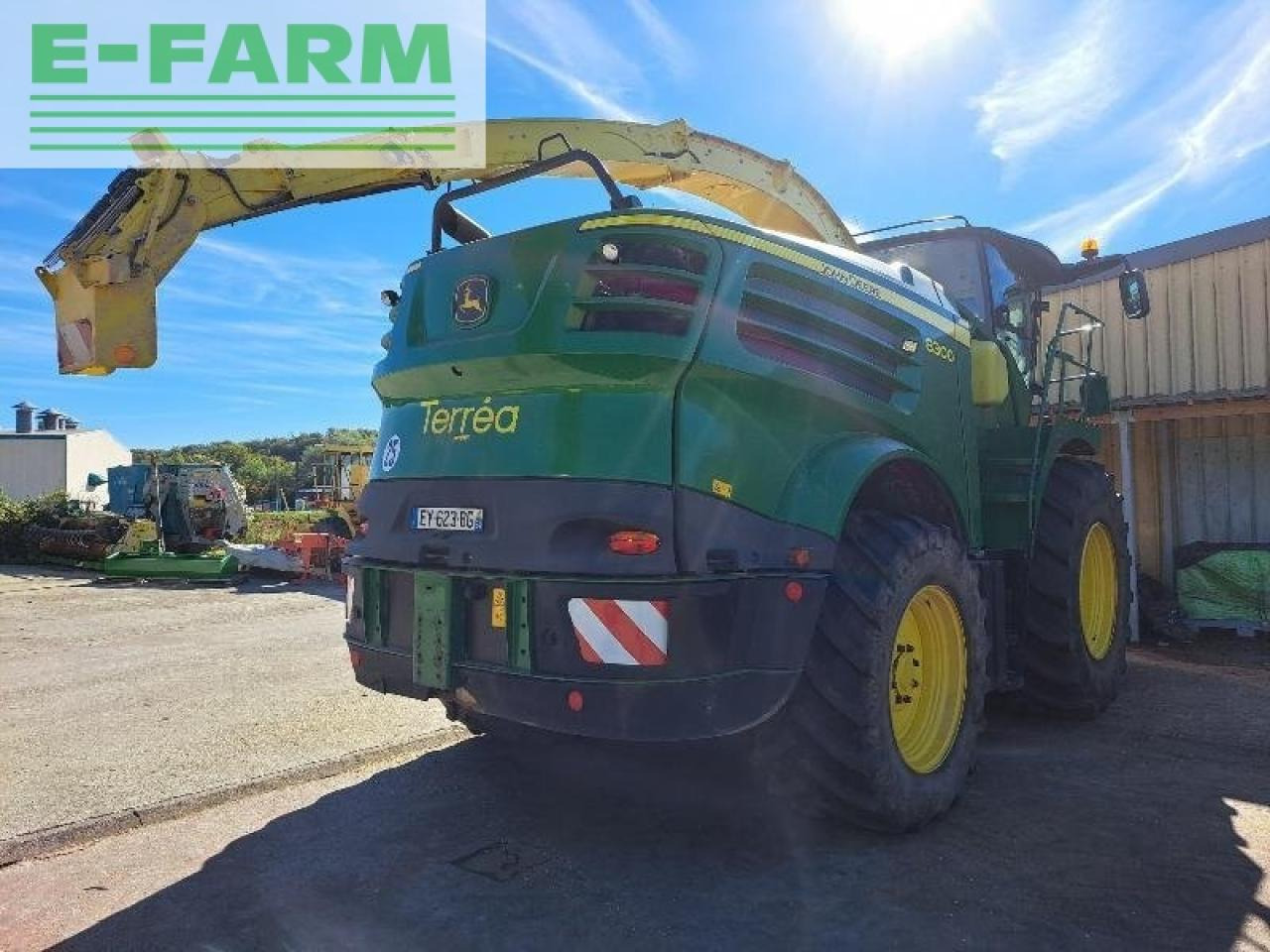 John Deere 8300 - Önjáró szecskázógép: 3 kép. John Deere 8300 - Önjáró szecskázógép: 3 kép.