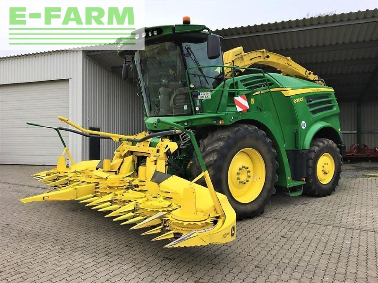John Deere 8300i mit kemper 360+ & 639 pickup - Önjáró szecskázógép: 1 kép. John Deere 8300i mit kemper 360+ & 639 pickup - Önjáró szecskázógép: 1 kép.