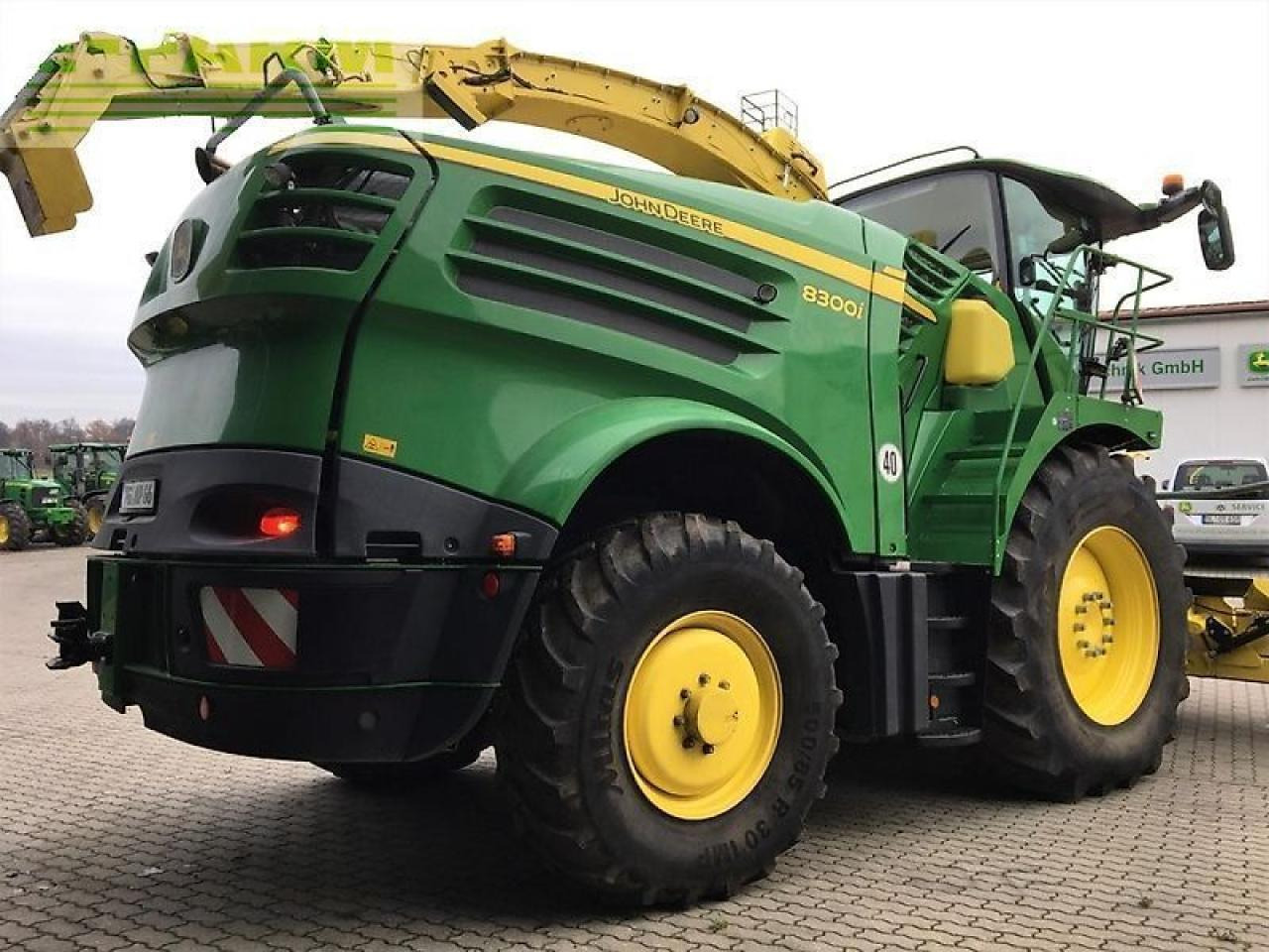 John Deere 8300i mit kemper 360+ & 639 pickup - Önjáró szecskázógép: 3 kép. John Deere 8300i mit kemper 360+ & 639 pickup - Önjáró szecskázógép: 3 kép.