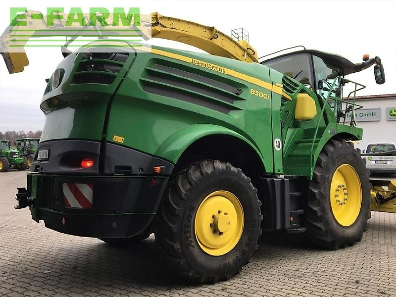 John Deere 8300i mit kemper 360+ & 639 pickup - Önjáró szecskázógép: 3 kép. John Deere 8300i mit kemper 360+ & 639 pickup - Önjáró szecskázógép: 3 kép.