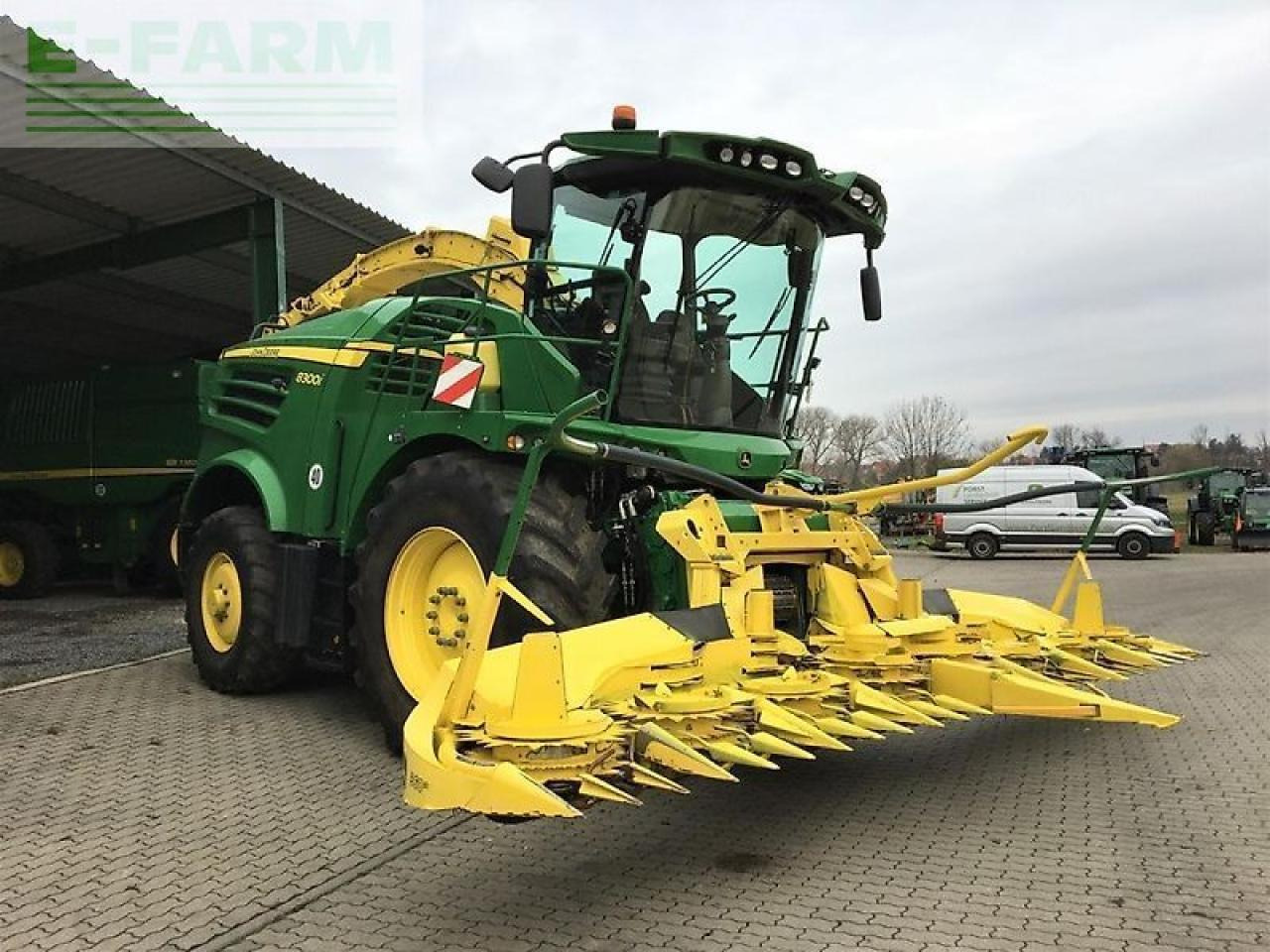 John Deere 8300i mit kemper 360+ & 639 pickup - Önjáró szecskázógép: 2 kép. John Deere 8300i mit kemper 360+ & 639 pickup - Önjáró szecskázógép: 2 kép.
