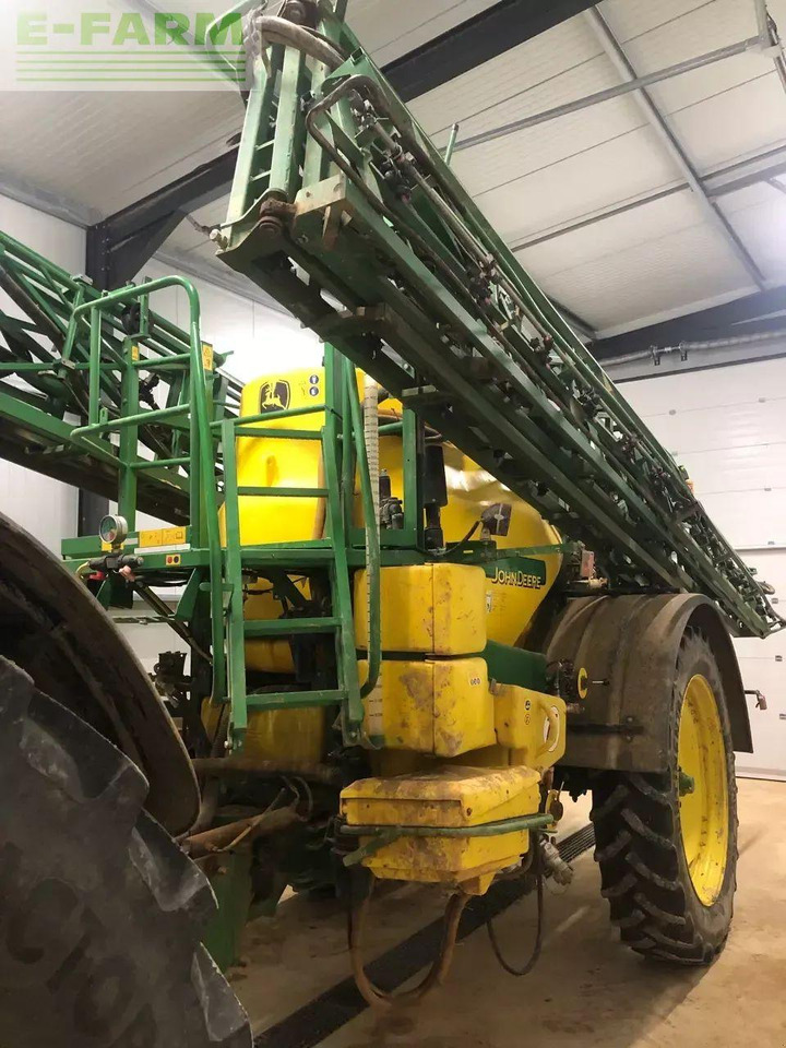 John Deere 832 - Vontatott permetezők: 2 kép. John Deere 832 - Vontatott permetezők: 2 kép.