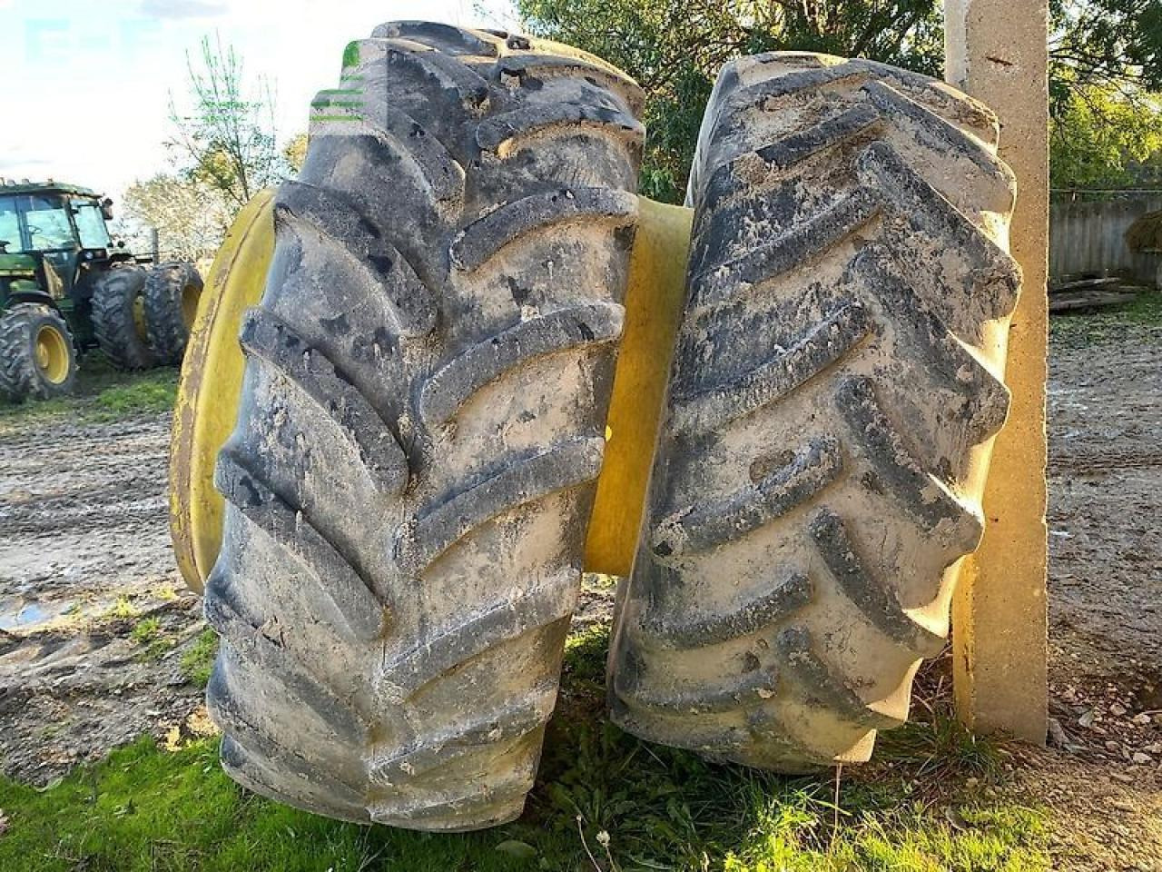 Traktor John Deere 8320: 38 kép.