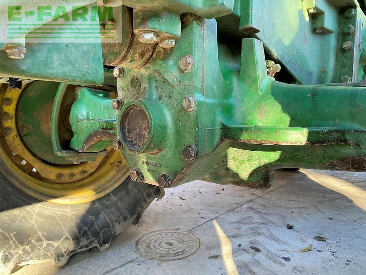Traktor John Deere 8320: 11 kép.