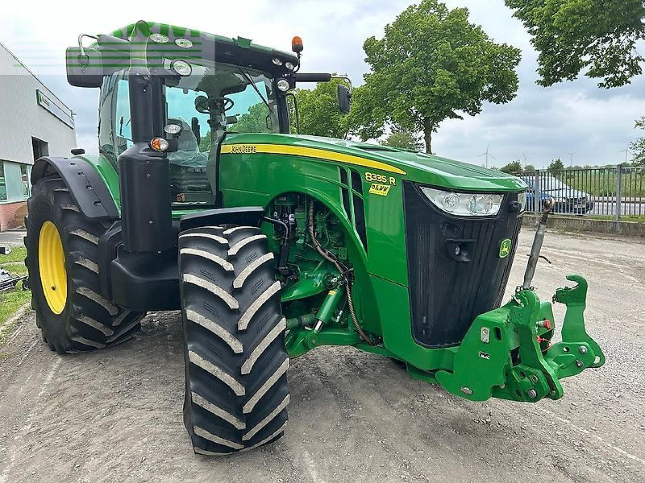 John Deere 8335 r - Traktor: 3 kép. John Deere 8335 r - Traktor: 3 kép.