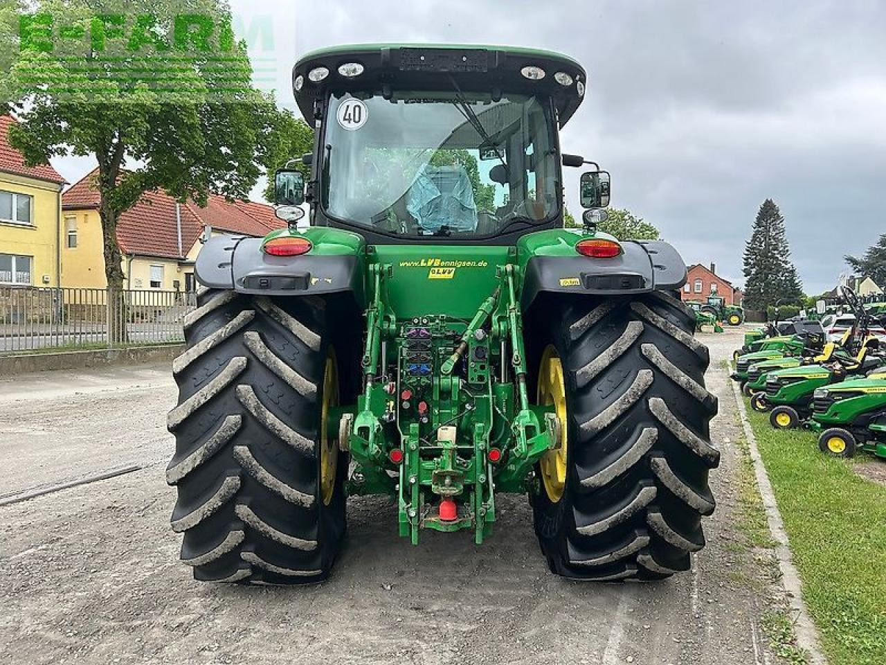 John Deere 8335 r - Traktor: 5 kép. John Deere 8335 r - Traktor: 5 kép.