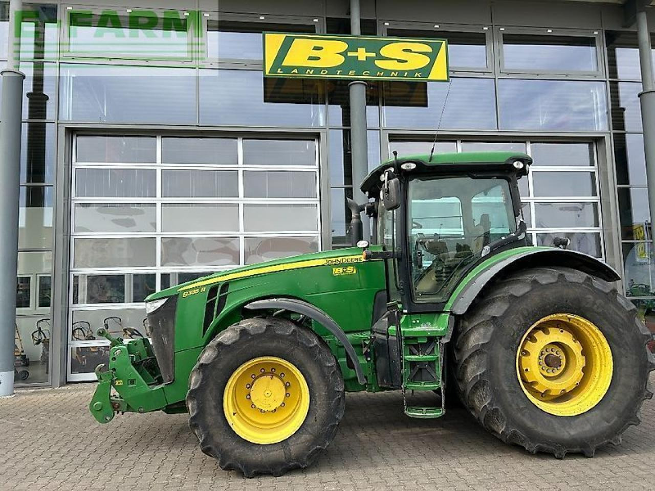 John Deere 8335r - Traktor: 1 kép. John Deere 8335r - Traktor: 1 kép.
