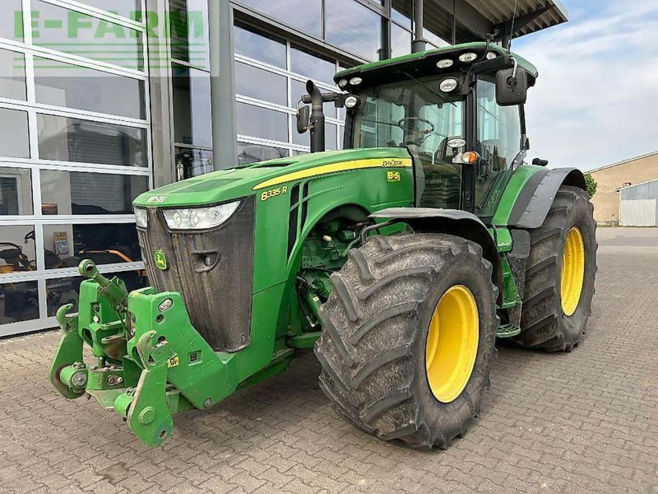 John Deere 8335r - Traktor: 2 kép. John Deere 8335r - Traktor: 2 kép.