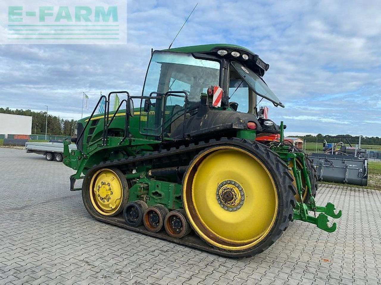 John Deere 8345 rt - Lánctalpas traktor: 2 kép. John Deere 8345 rt - Lánctalpas traktor: 2 kép.