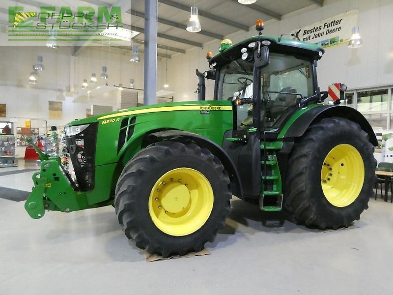 John Deere 8370r - Traktor: 1 kép. John Deere 8370r - Traktor: 1 kép.