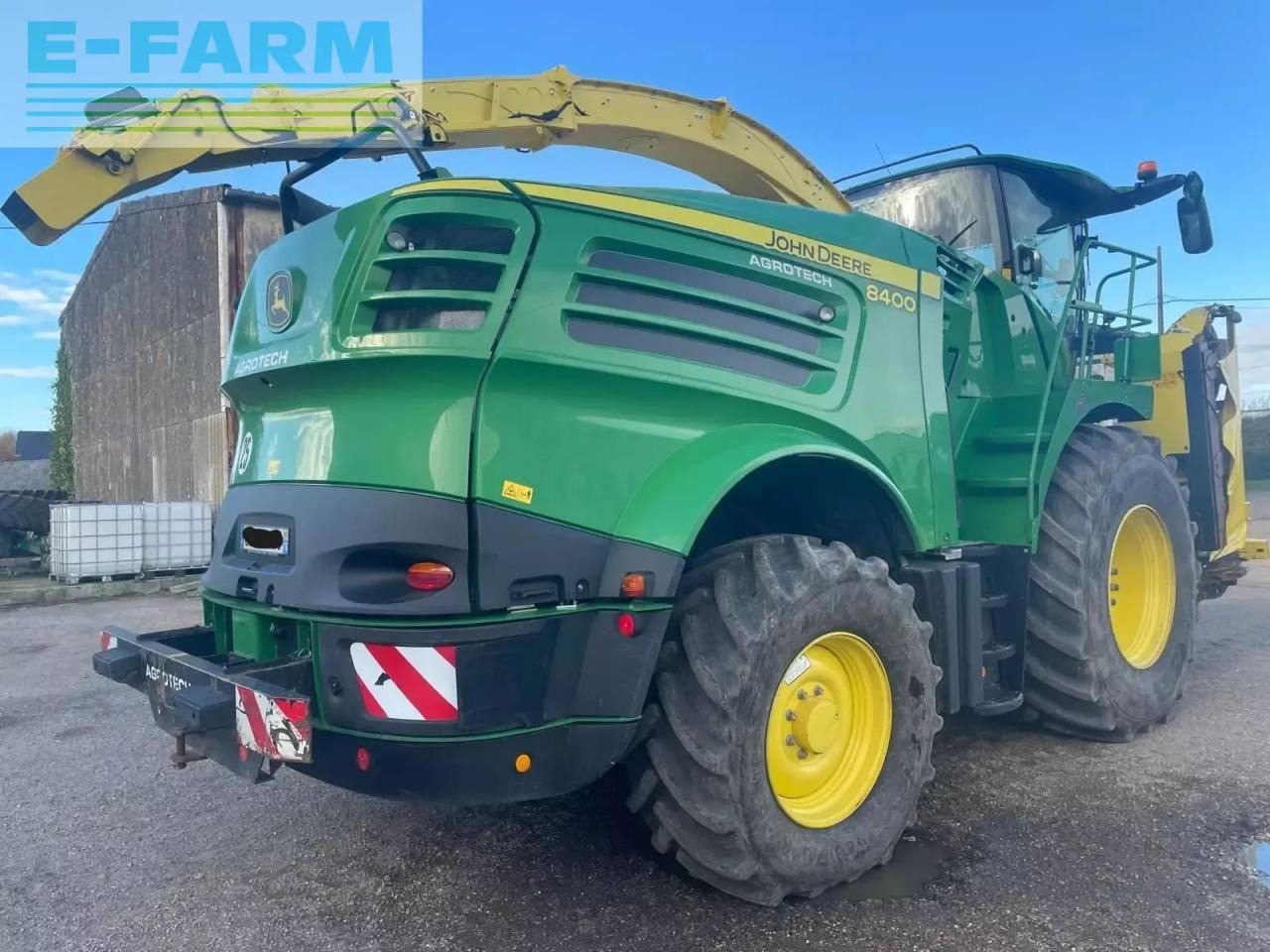John Deere 8400 - Önjáró szecskázógép: 4 kép. John Deere 8400 - Önjáró szecskázógép: 4 kép.