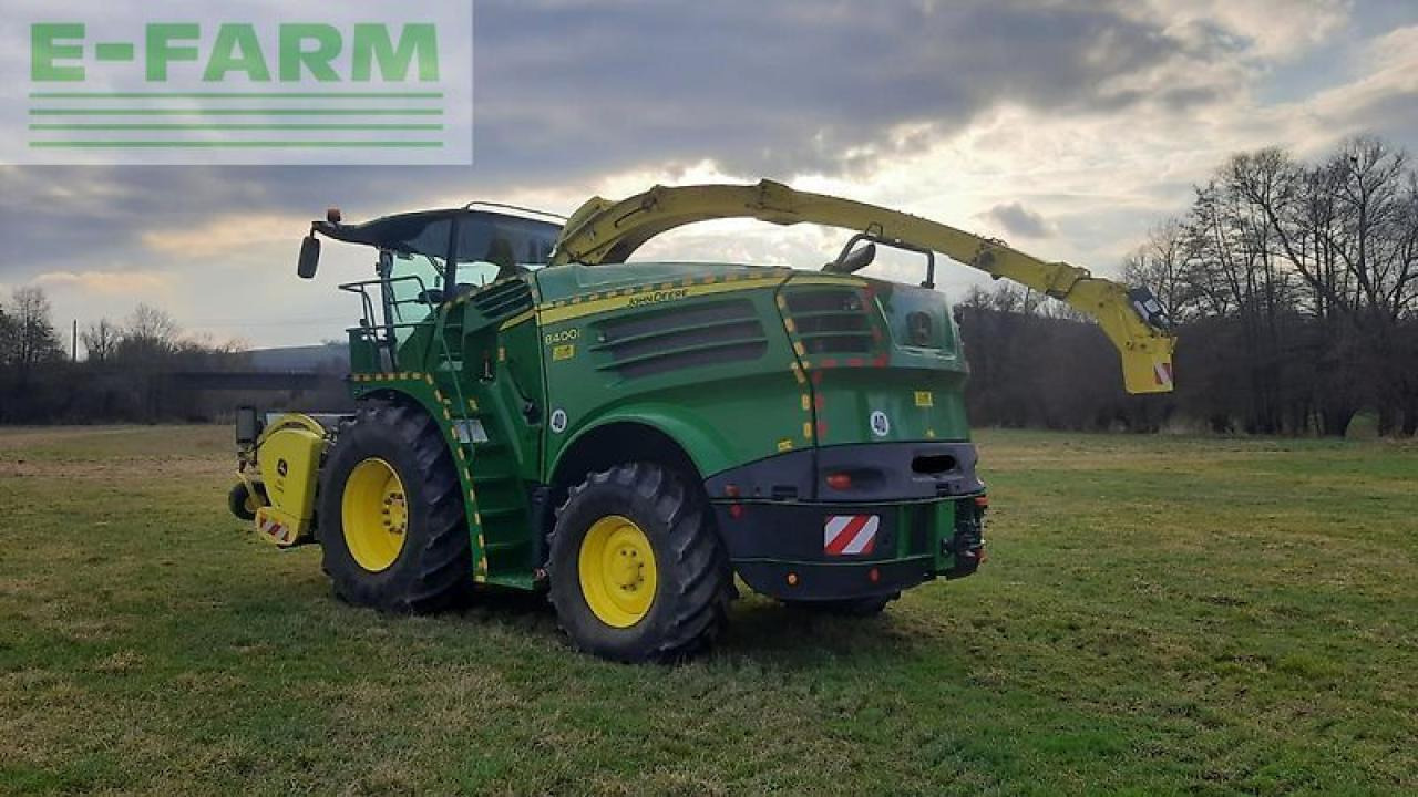 John Deere 8400 - Önjáró szecskázógép: 4 kép. John Deere 8400 - Önjáró szecskázógép: 4 kép.
