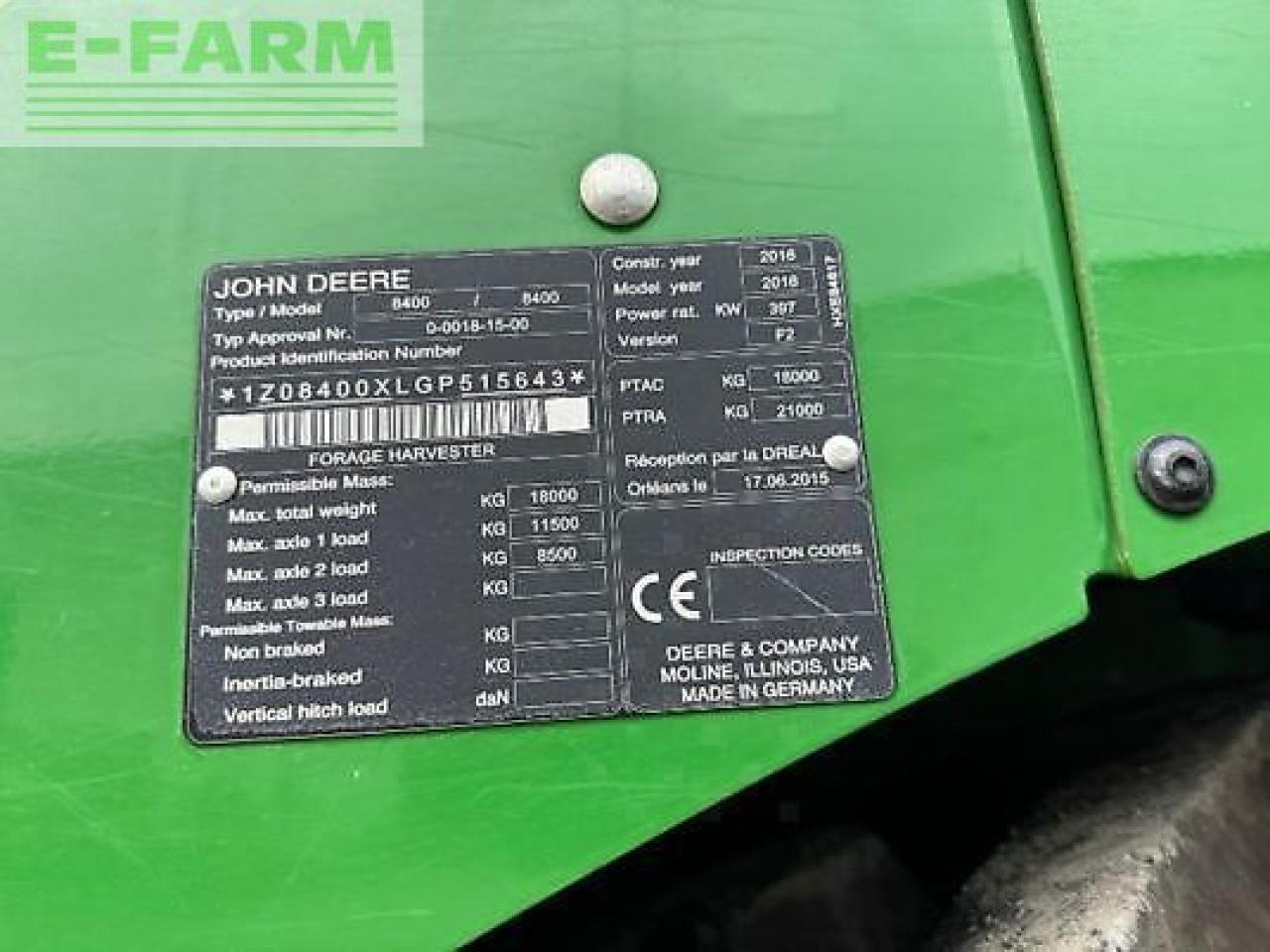 John Deere 8400 - Önjáró szecskázógép: 5 kép. John Deere 8400 - Önjáró szecskázógép: 5 kép.