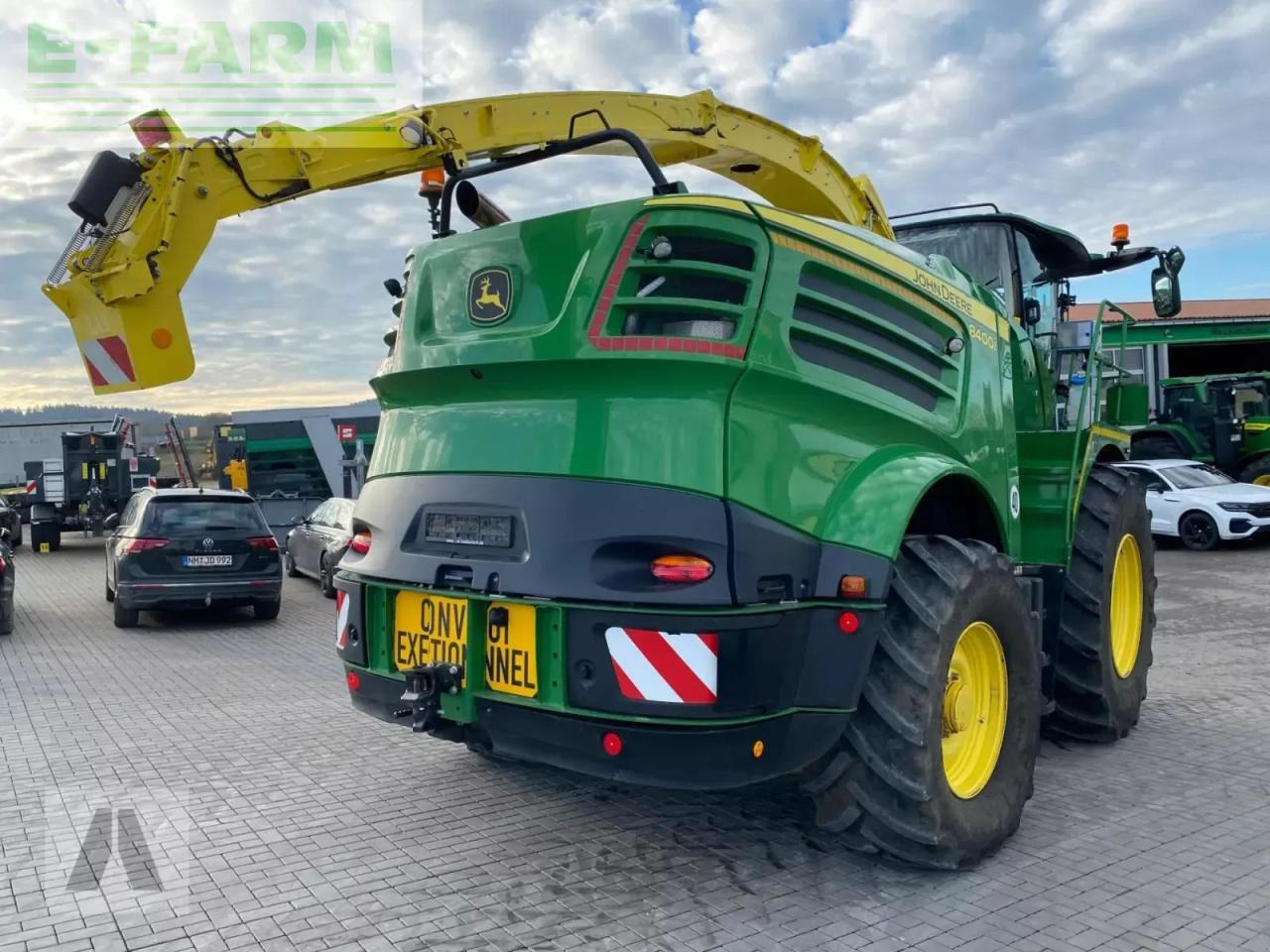 John Deere 8400i - Önjáró szecskázógép: 2 kép. John Deere 8400i - Önjáró szecskázógép: 2 kép.
