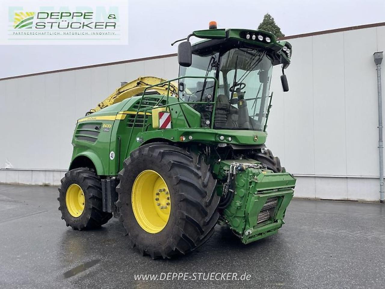 John Deere 8400i mit kemper 375 - Önjáró szecskázógép: 5 kép. John Deere 8400i mit kemper 375 - Önjáró szecskázógép: 5 kép.