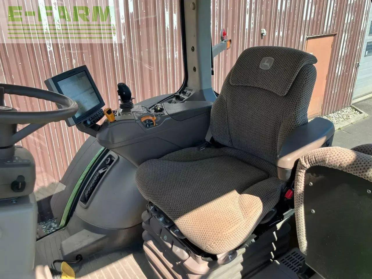 John Deere 8400r - Traktor: 4 kép. John Deere 8400r - Traktor: 4 kép.