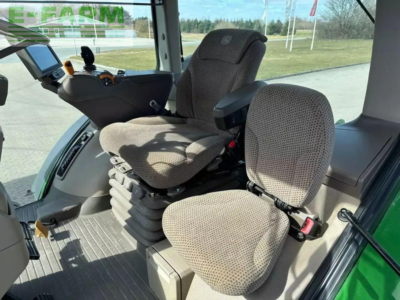 John Deere 8400r - Traktor: 4 kép. John Deere 8400r - Traktor: 4 kép.