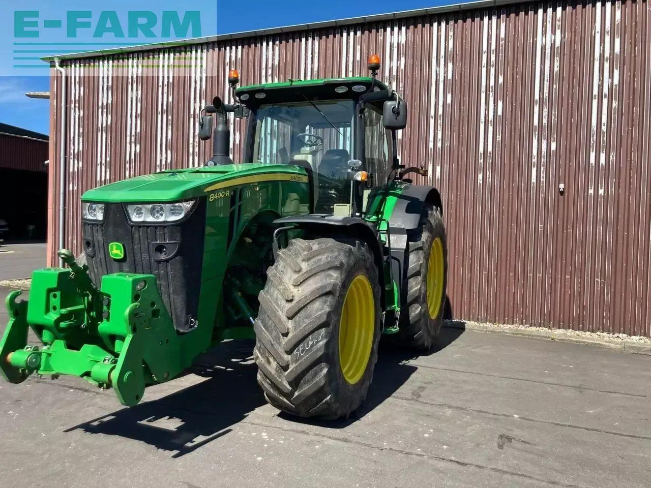 John Deere 8400r - Traktor: 1 kép. John Deere 8400r - Traktor: 1 kép.