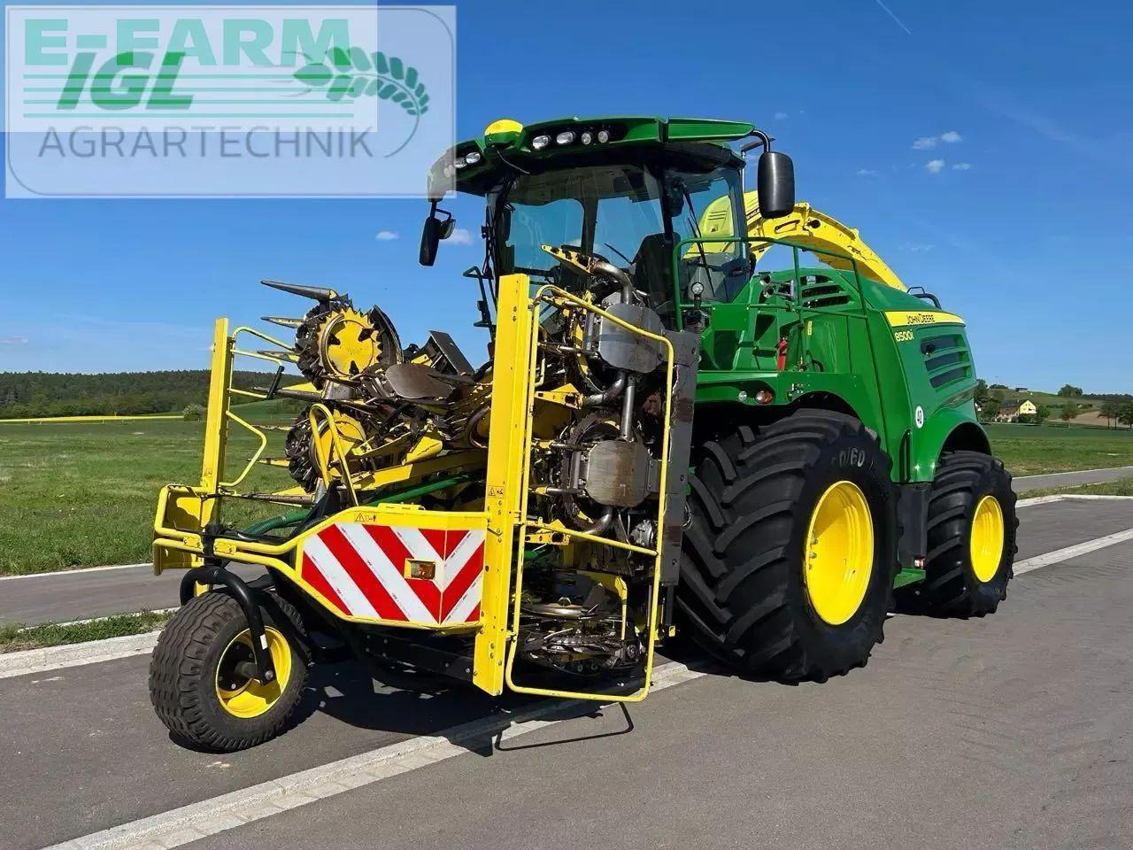 John Deere 8500i - Önjáró szecskázógép: 4 kép. John Deere 8500i - Önjáró szecskázógép: 4 kép.