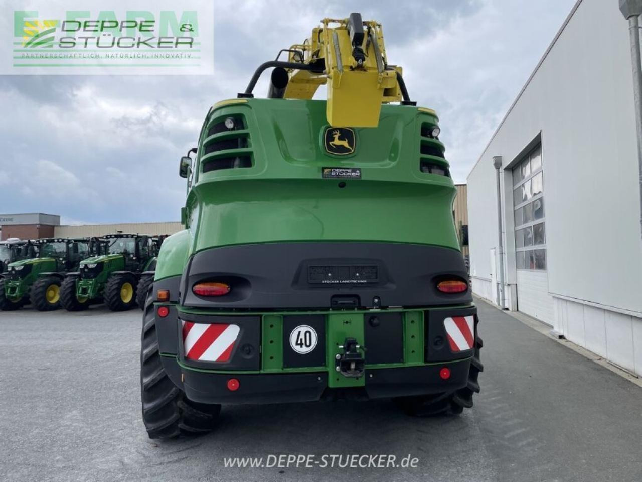 Önjáró szecskázógép John Deere 8500i: 10 kép. Önjáró szecskázógép John Deere 8500i: 10 kép.
