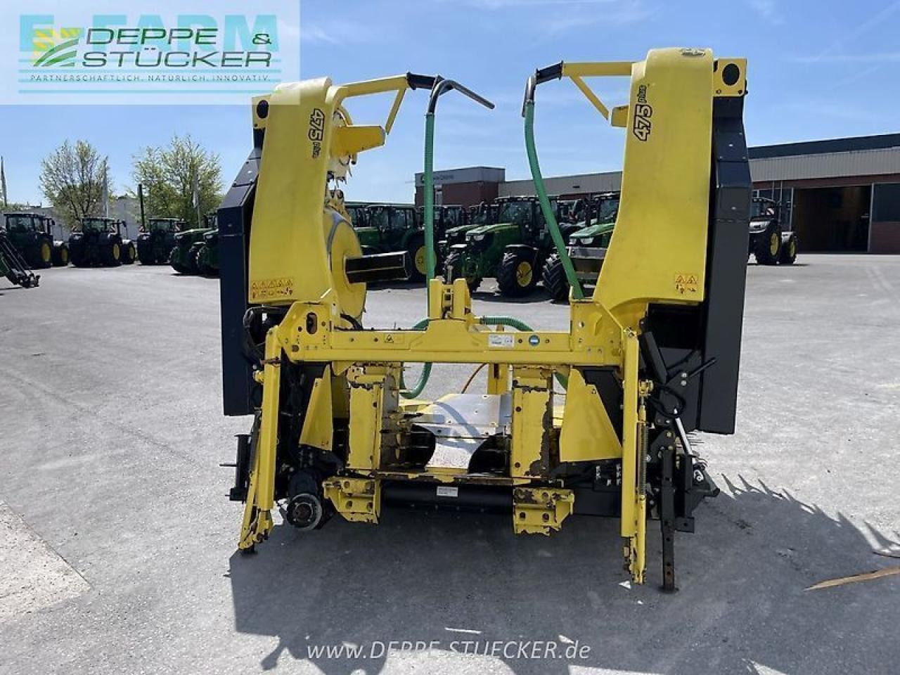 Önjáró szecskázógép John Deere 8500i mit kemper 475: 19 kép.