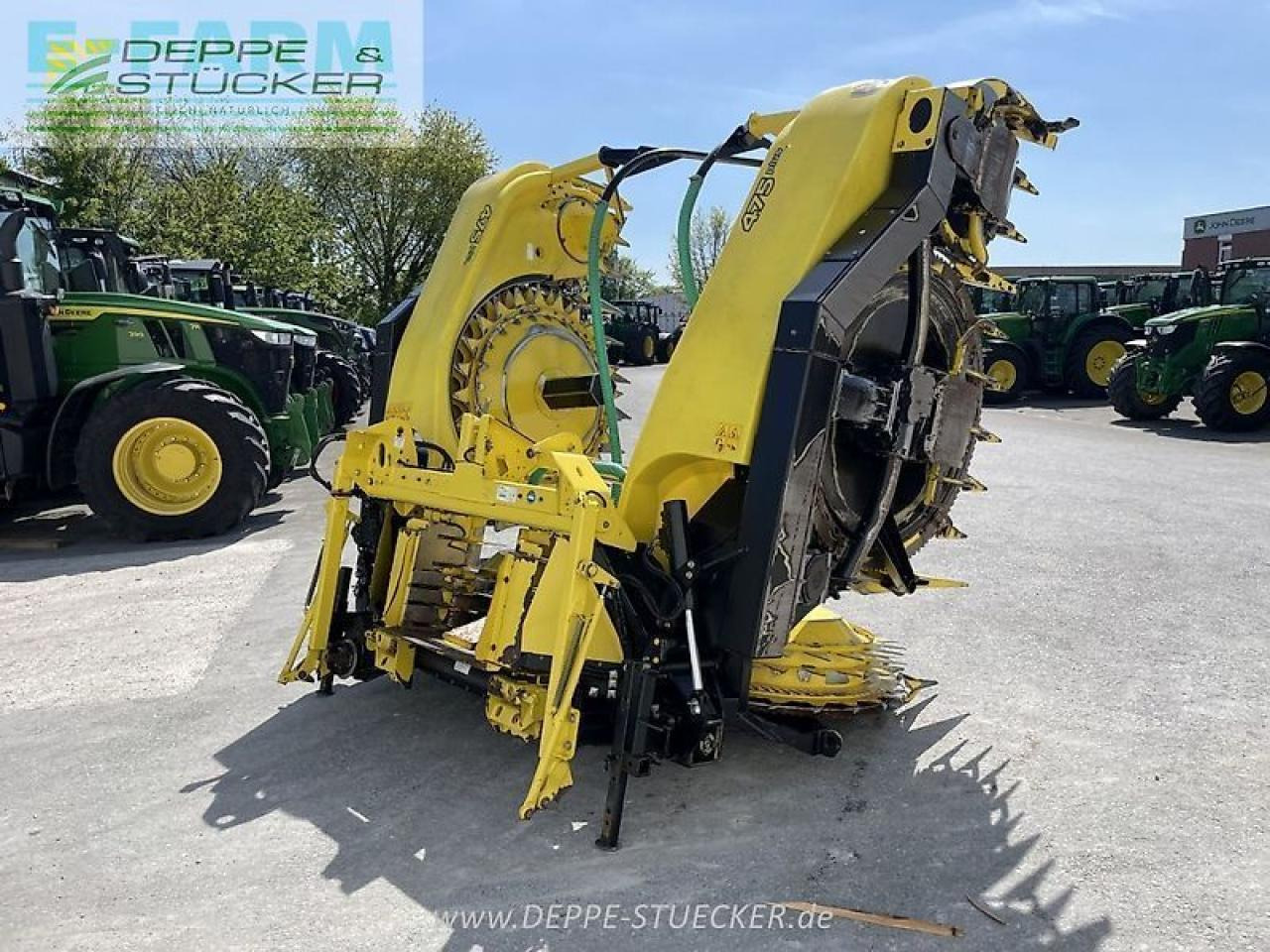 Önjáró szecskázógép John Deere 8500i mit kemper 475: 20 kép.