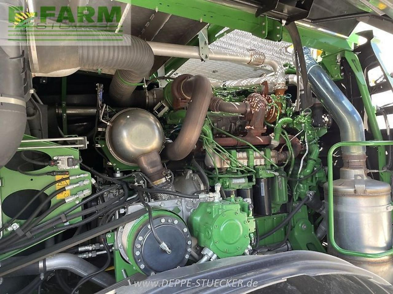 Önjáró szecskázógép John Deere 8500i mit kemper 475: 13 kép.