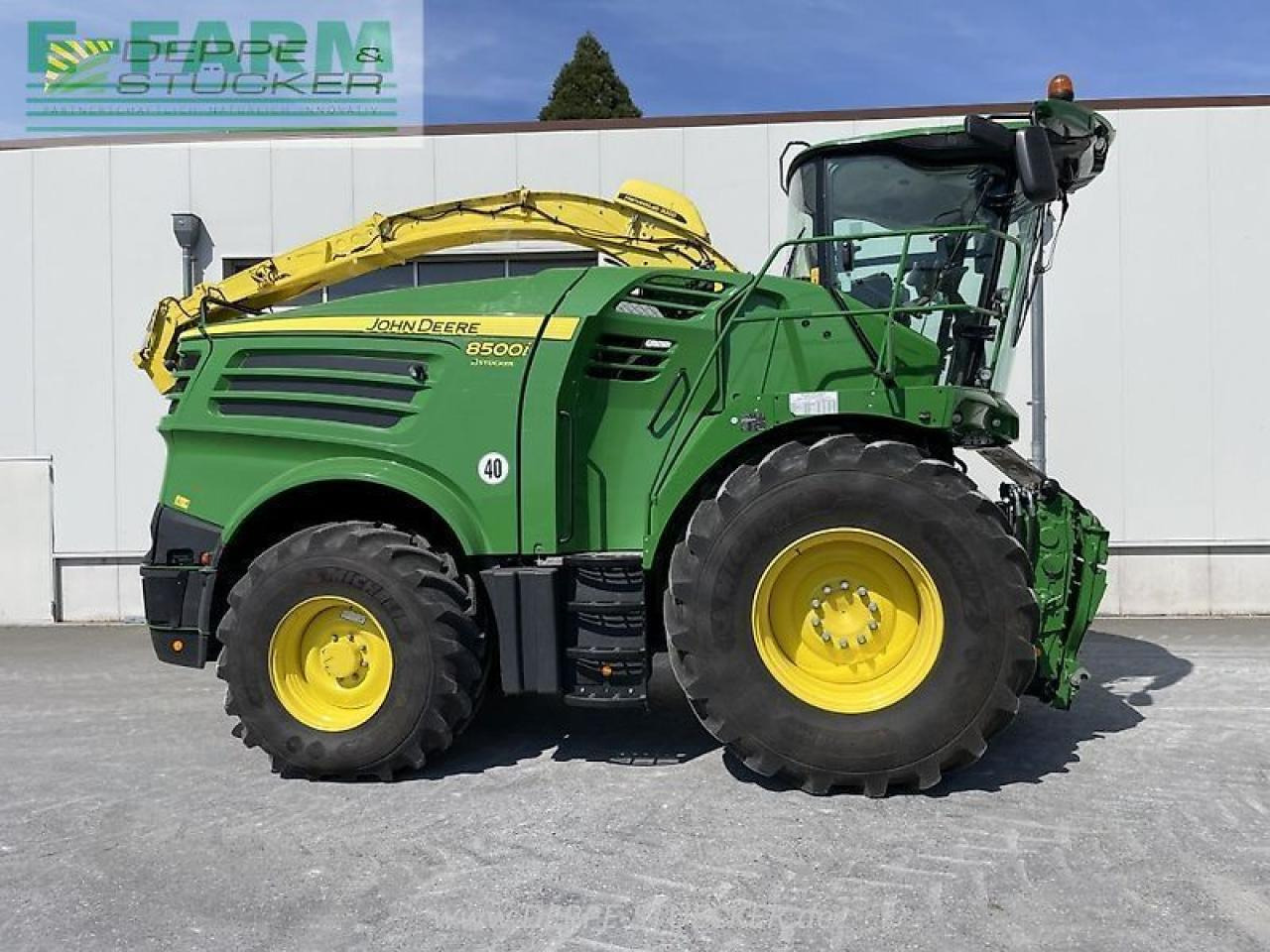 Önjáró szecskázógép John Deere 8500i mit kemper 475: 7 kép.