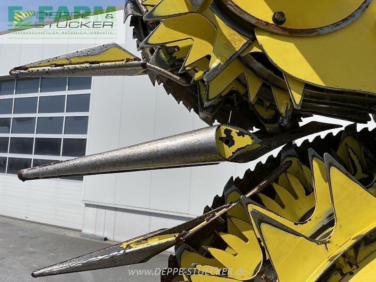 Önjáró szecskázógép John Deere 8500i mit kemper 475: 22 kép.