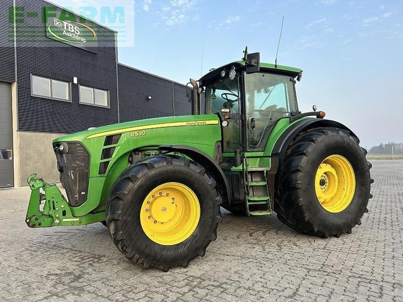 John Deere 8530 - Traktor: 2 kép. John Deere 8530 - Traktor: 2 kép.